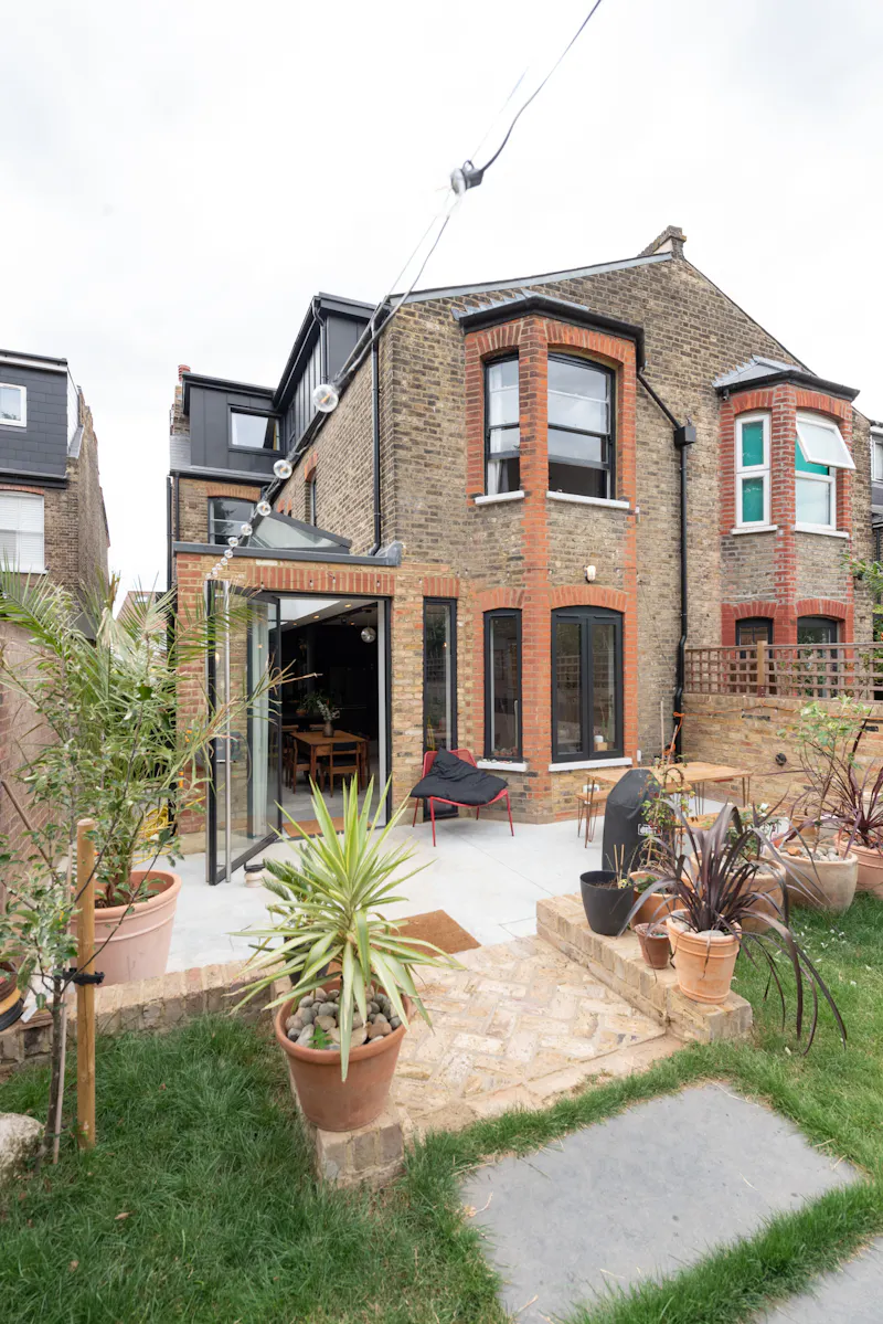 Terrace/Patio at Dark & modern Walthamstow home, E519 (photo 37)