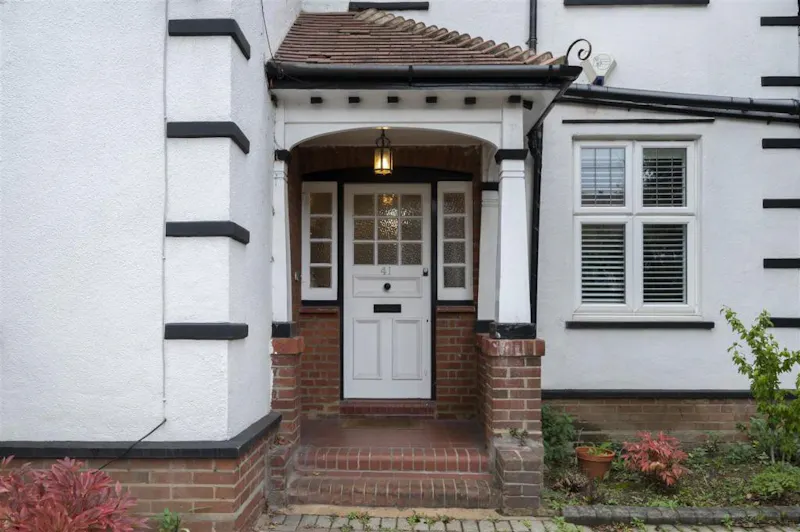Spacious 1920's house Kingston, E517 (photo 2)