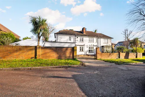 Spacious 1920's house Kingston, E517