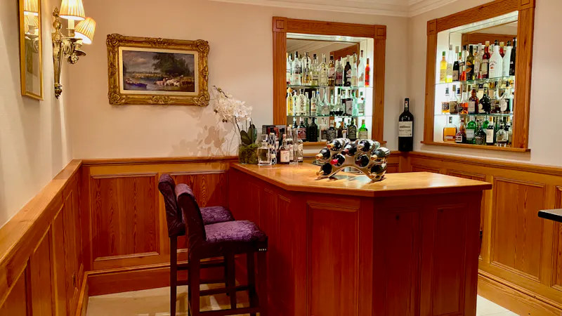 Bar at Magical Marlow River House, E516 (photo 19)