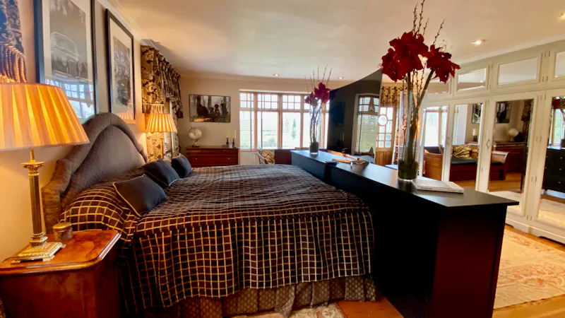 Bedroom at Magical Marlow River House, E516 (photo 26)