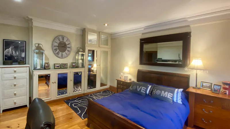 Bedroom at Magical Marlow River House, E516 (photo 24)