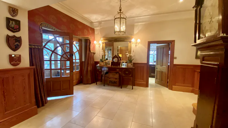 Entrance hall at Magical Marlow River House, E516 (photo 3)