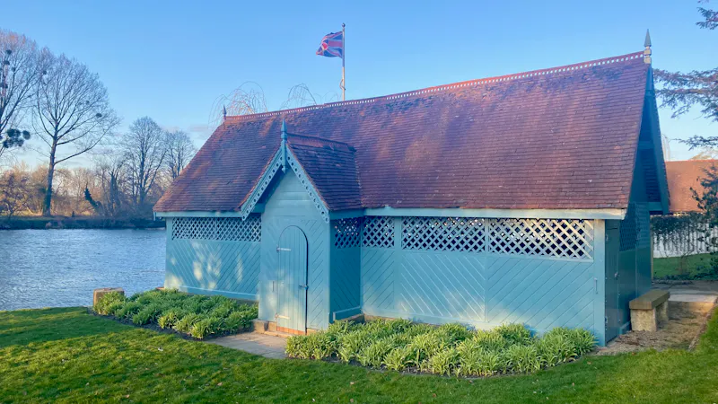 Summer house at Magical Marlow River House, E516 (photo 46)