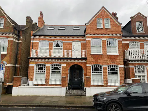 Double-fronted Wandsworth home, B2108