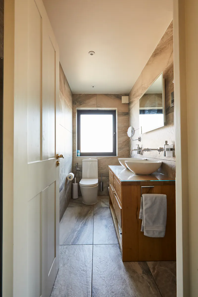 Bathroom at Quirky rustic Hampstead home, E522 (photo 27)
