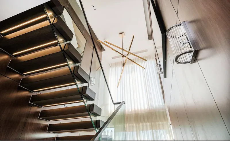 Staircase at Panoramic City Penthouse, F1236 (photo 4)