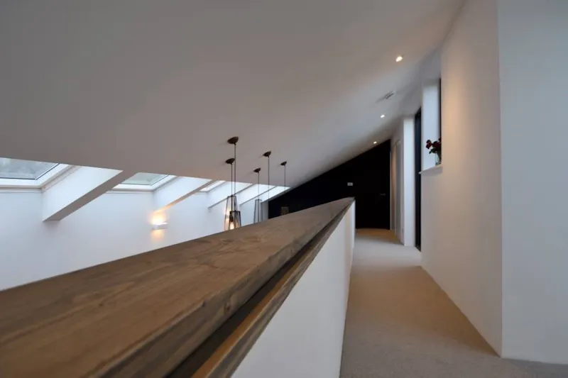 Landing at Waverley Architectural Bungalow, D2717 (photo 10)