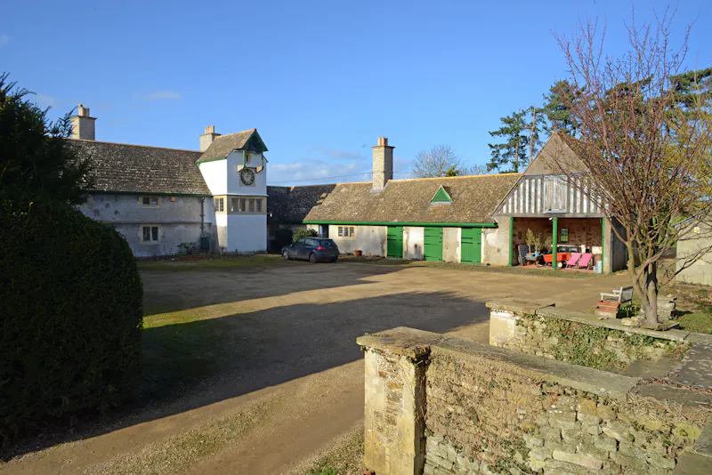 Courtyard at Voysey house near Peterborough, E515 (photo 33)
