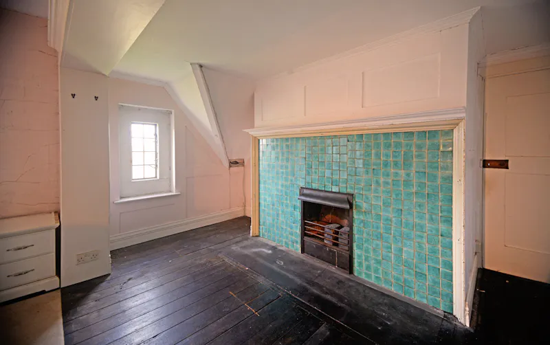 Fireplace at Voysey house near Peterborough, E515 (photo 17)