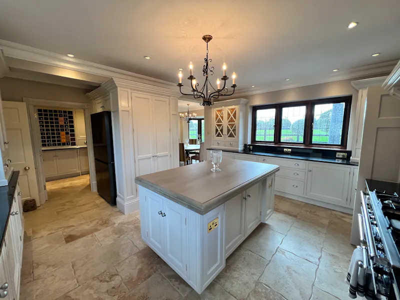 Family home near Brentwood, D2130 (photo 8)