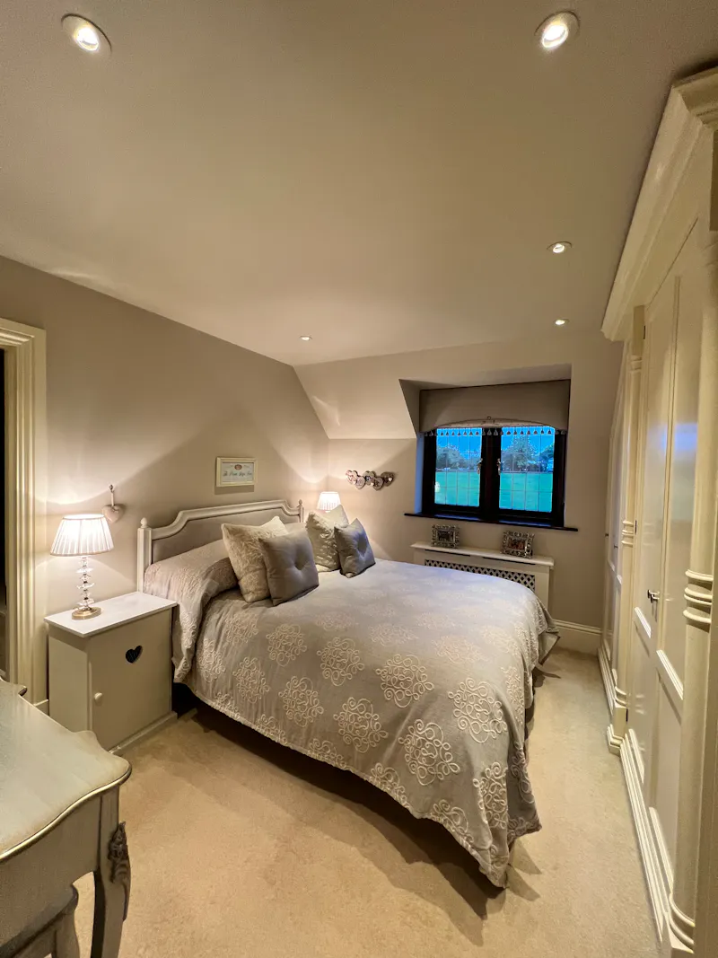 Family home near Brentwood, D2130 (photo 32)