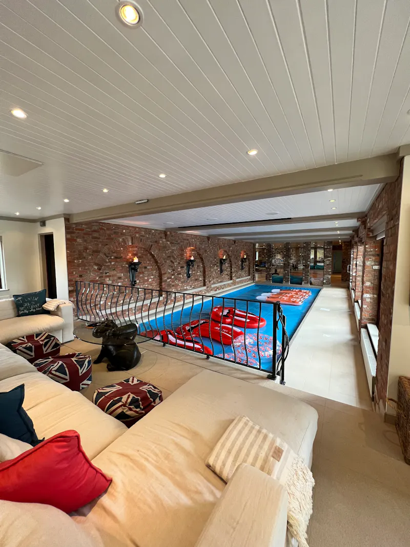 Family home near Brentwood, D2130 (photo 47)