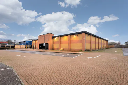 Drive-in Wembley studio , N541