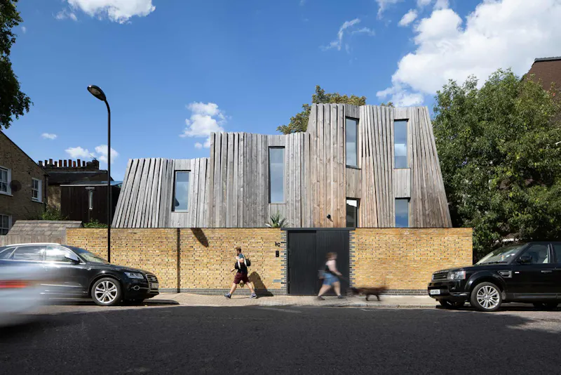 Striking Haggerston house, K485 (photo 1)