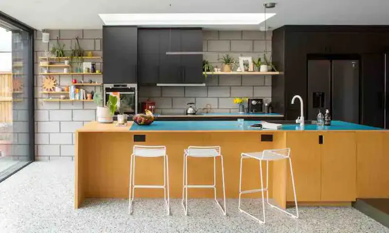 Kitchen at Sea Front Whitstable Home, D2716 (photo 4)