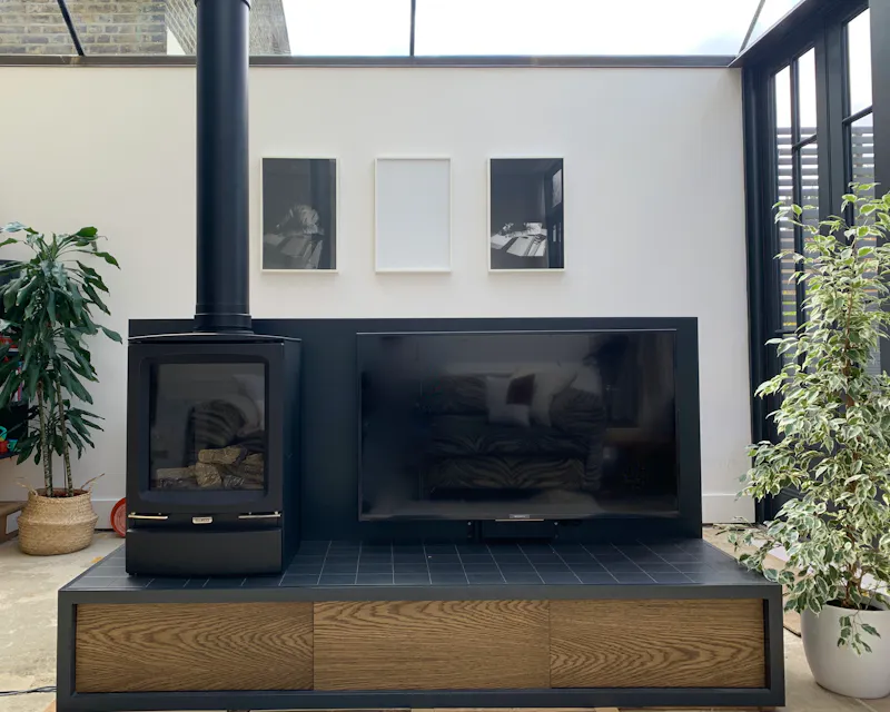 Fireplace at Victorian Terrace Queens Park, B2020 (photo 15)