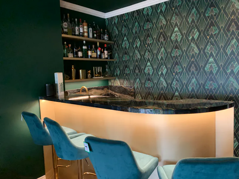 Bar at Friern Park Family House, B2019 (photo 8)