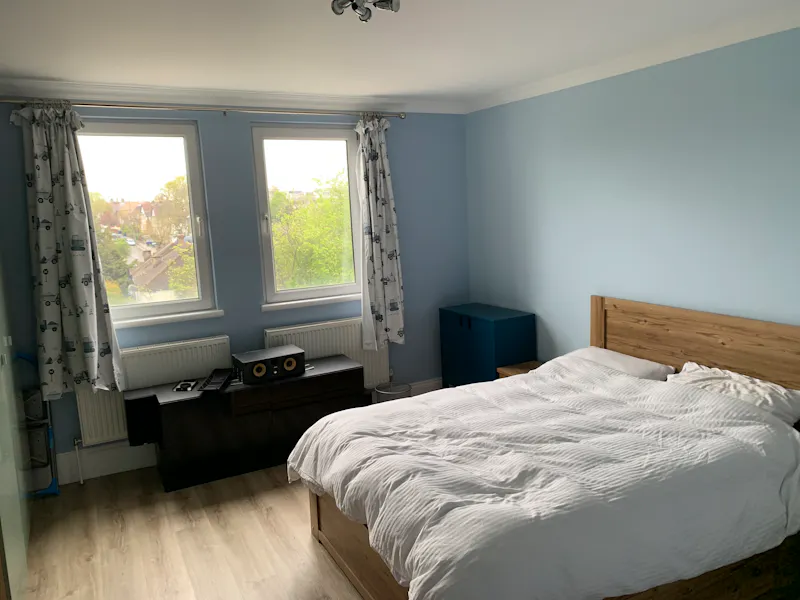 Bedroom at Friern Park Family House, B2019 (photo 12)
