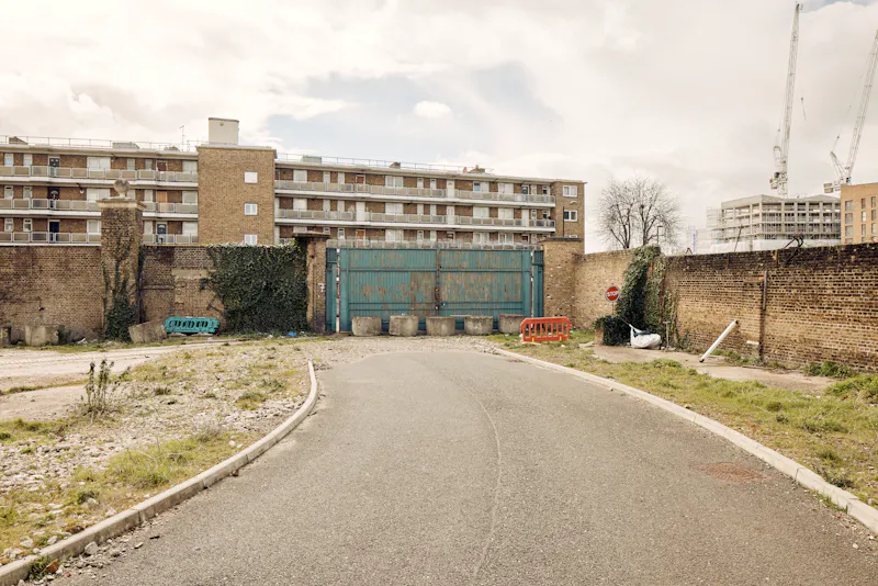 Gate at Deptford Warehouse, N542 (photo 18)