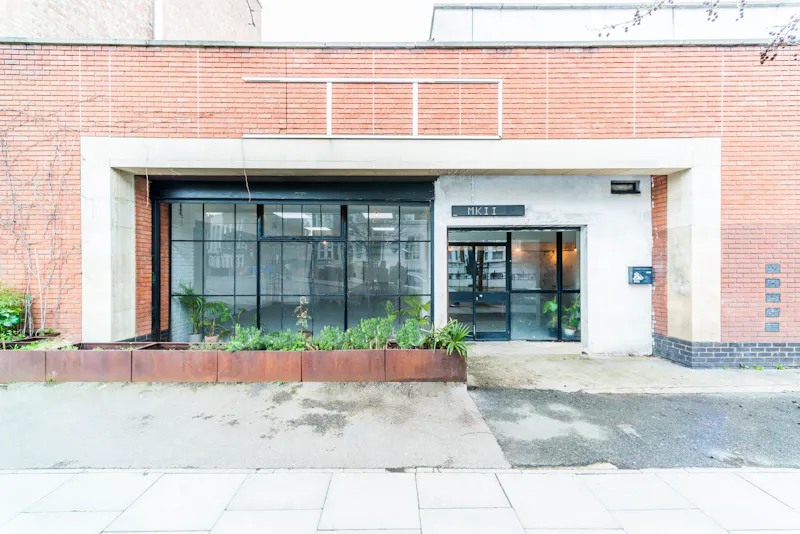 Clapton Studio & Club, N189 (photo 1)
