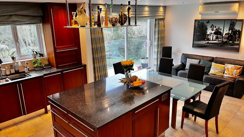 Kitchen island at Mill Hill Cul-de-sac house, D2718 (photo 10)