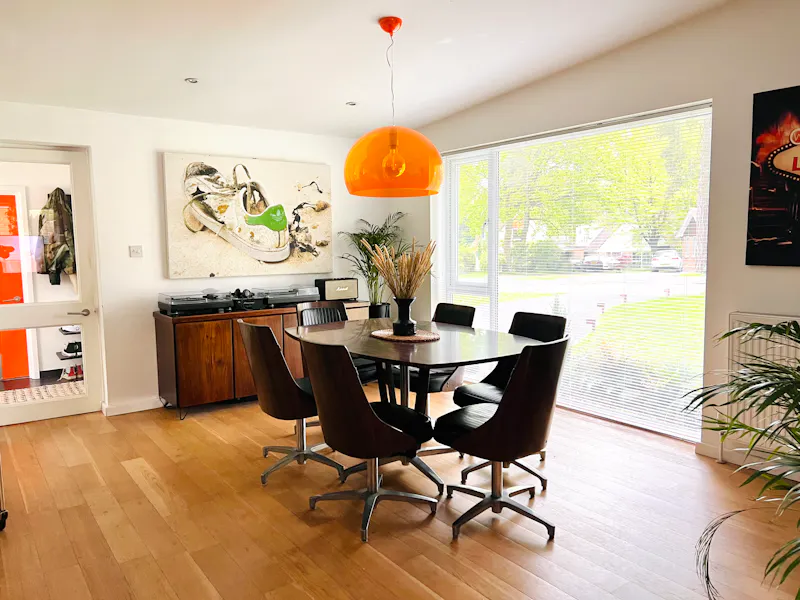 Dining room at American bungalow Crowthorne, D2505 (photo 11)