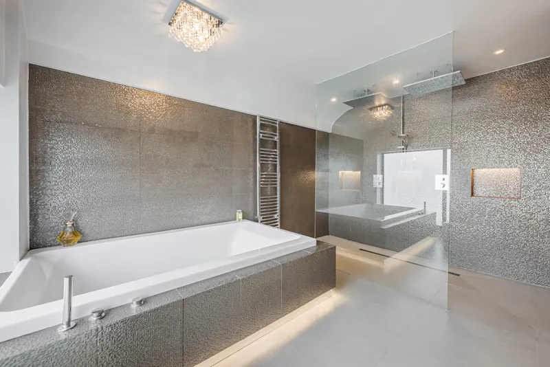 Bathroom at Sleek modern Dulwich house, D2721 (photo 22)