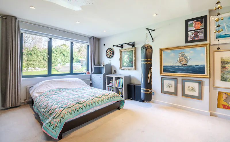 Bedroom at Sleek modern Dulwich house, D2721 (photo 19)