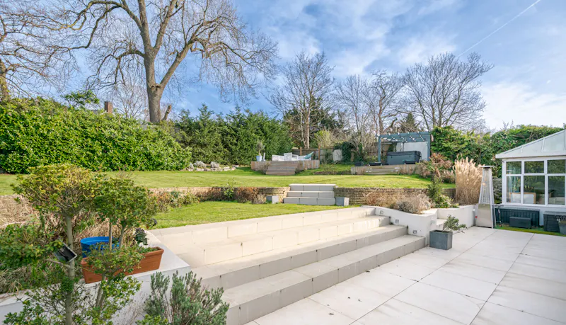 Sleek modern Dulwich house, D2721 (photo 38)