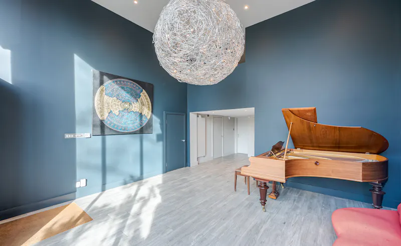 Piano at Sleek modern Dulwich house, D2721 (photo 5)