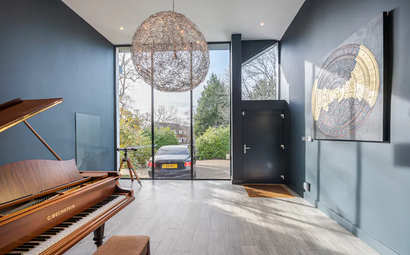 Entrance hall at Sleek modern Dulwich house, D2721 (photo 3)
