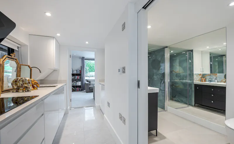 Sleek modern Dulwich house, D2721 (photo 29)
