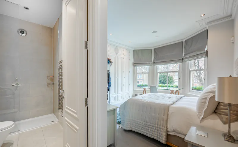 Sophisticated Clapham house, E382 (photo 23)