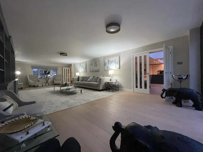 Living Room at Modern 4 bed house Camberley, D2723 (photo 14)