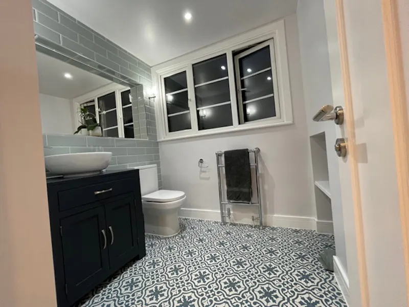Bathroom at Modern 4 bed house Camberley, D2723 (photo 24)