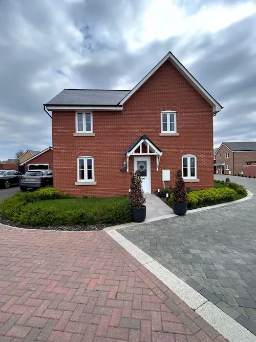 Harlow modern family home, D2725