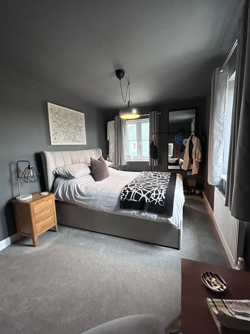 Bedroom at Harlow modern family home, D2725 (photo 17)