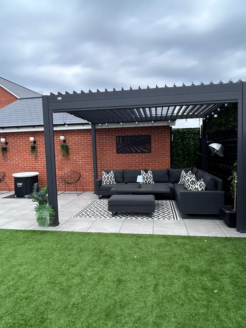Terrace/Patio at Harlow modern family home, D2725 (photo 26)
