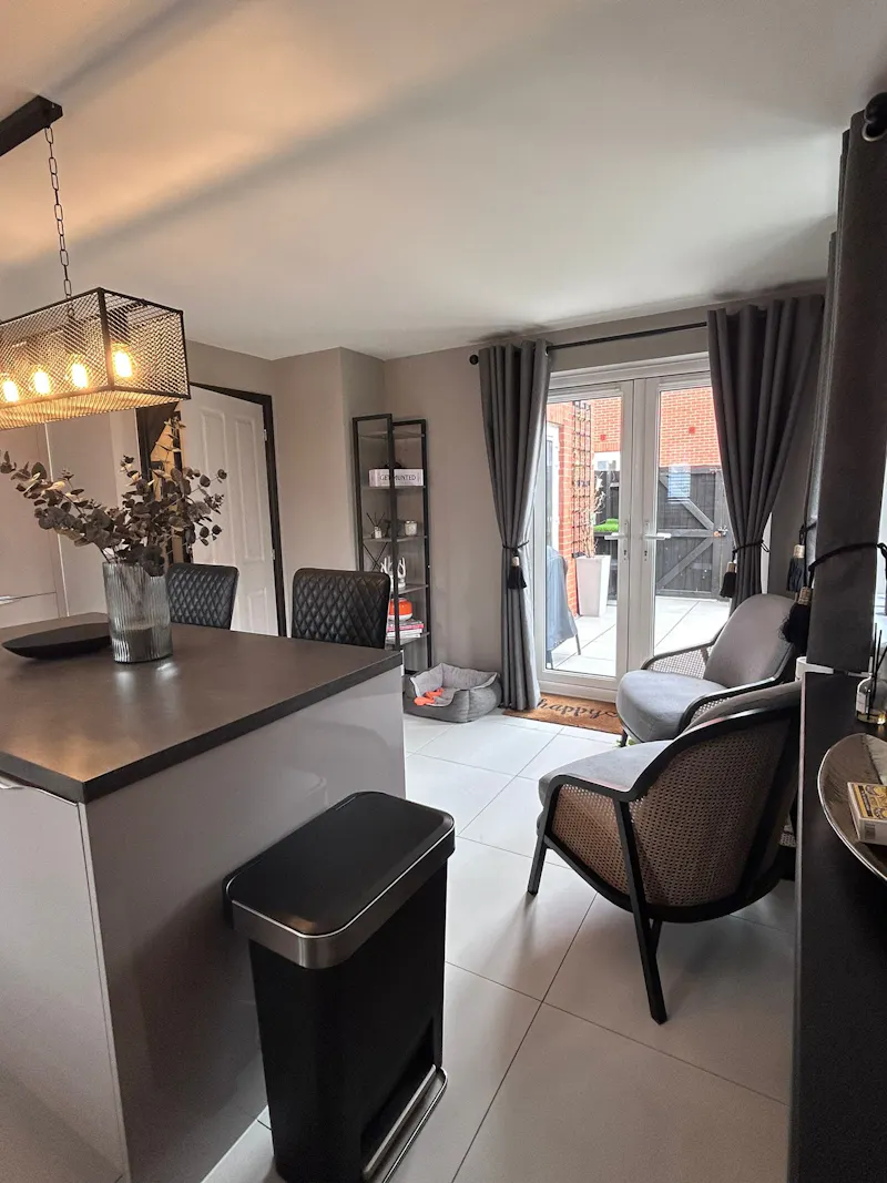 Harlow modern family home, D2725 (photo 12)