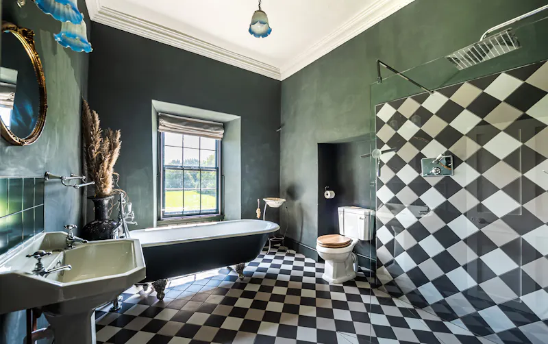 Bathroom at Kings Lynn Medieval manor, M358 (photo 30)