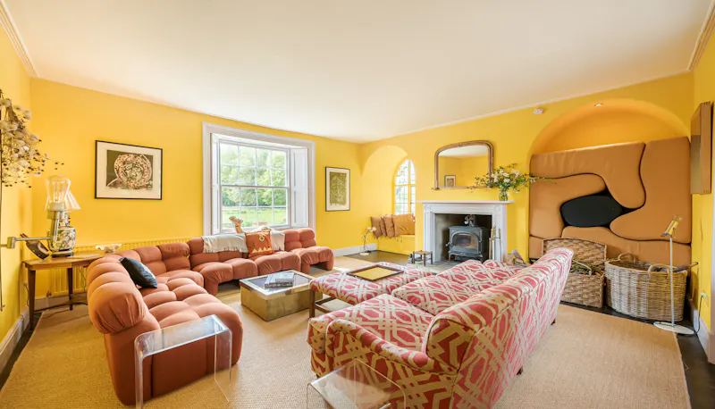 Drawing room at Kings Lynn Medieval manor, M358 (photo 18)