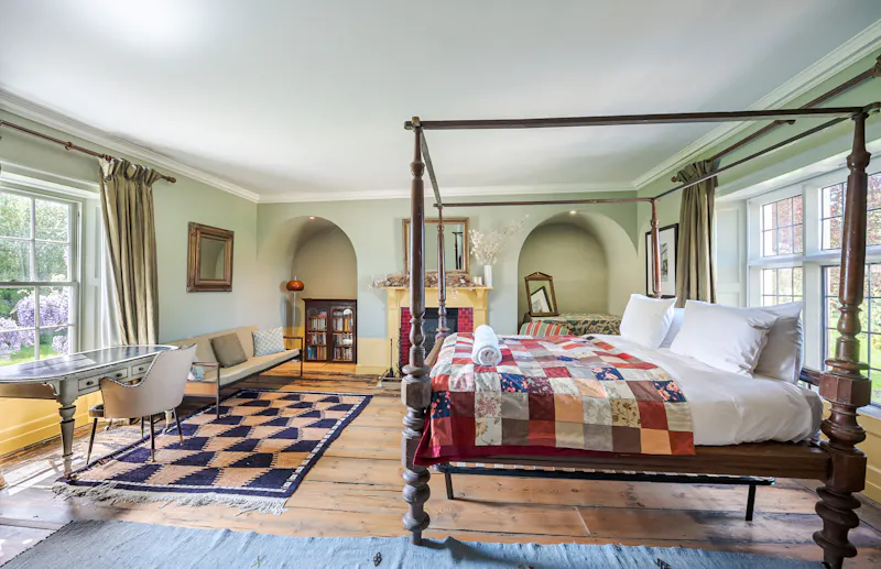 Bedroom at Kings Lynn Medieval manor, M358 (photo 43)