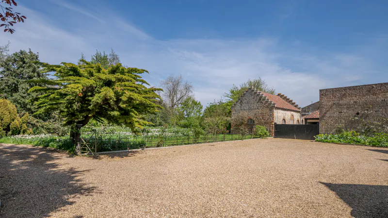 Driveway at Kings Lynn Medieval manor, M358 (photo 64)