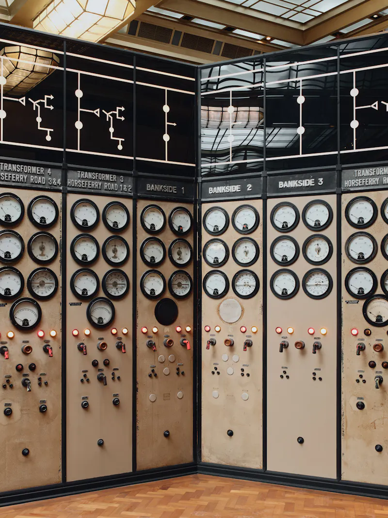 Control Room A, Q156 (photo 9)