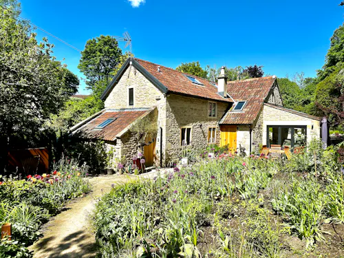Enchanting Wiltshire Cottage, C940