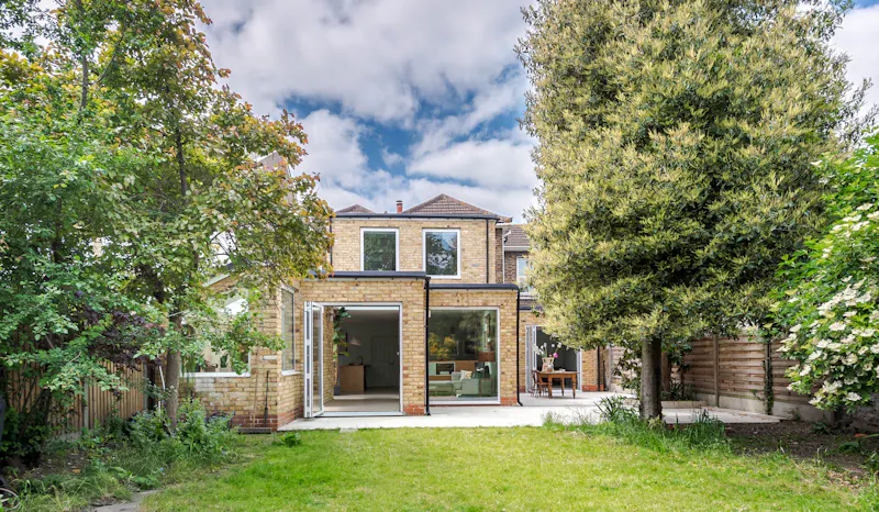 Bright Modern Wanstead Home, D2756 (photo 25)