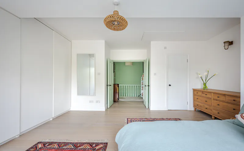 Bright Modern Wanstead Home, D2756 (photo 16)