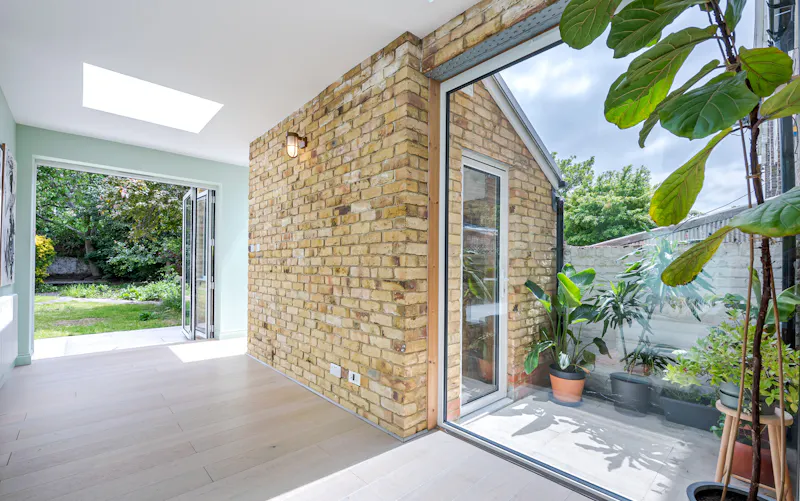 Bright Modern Wanstead Home, D2756 (photo 12)