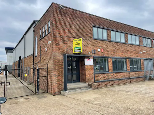 Vacant warehouse Borehamwood, N493